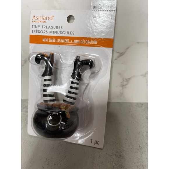 Ashland Halloween Tiny Treasures Mini CAULDRON WITH WITCH'S LEGS NIP - Picture 3 of 7